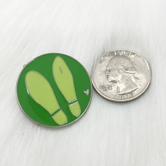 🔮 5/$25‎ Disney Goofy Footprint Pin - Picture 2 of 2